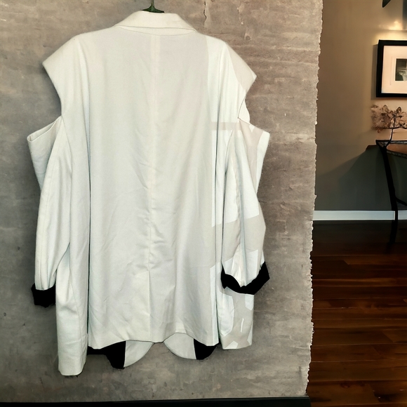 Oversized blazer with cutouts nwt 4x Kahlana Barfield Brown x Target - Picture 13 of 15